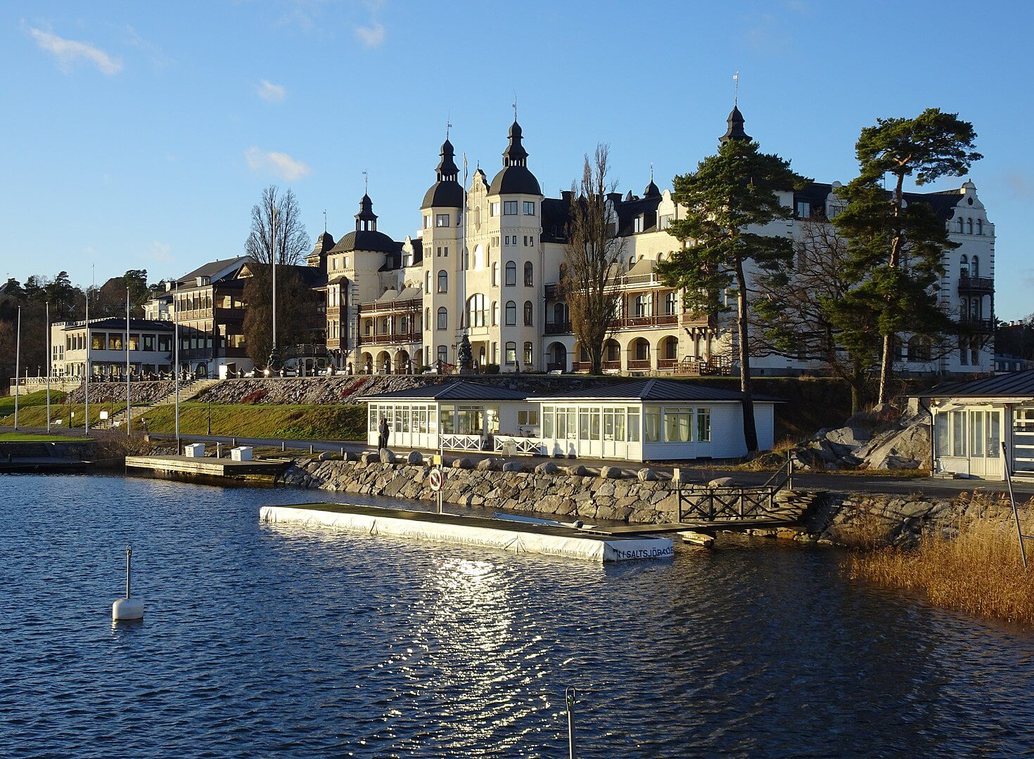 Låssmed jour i Saltsjöbaden.